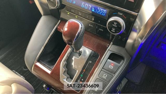 Toyota ALPHARD 2017-02 8280755-14