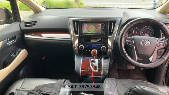 Toyota ALPHARD 2017-06 8280844-2