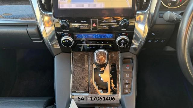 Toyota ALPHARD 2020-04 8280872-10