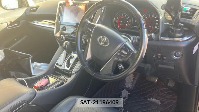 Toyota ALPHARD 2019-09 8280946-2
