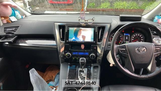 Toyota ALPHARD 2018-07 8281029-2