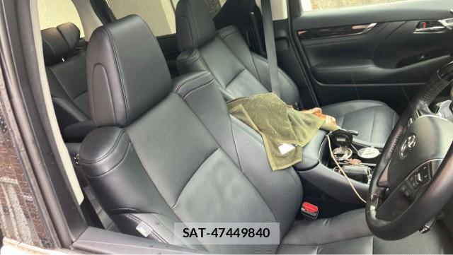 Toyota ALPHARD 2018-07 8281029-5