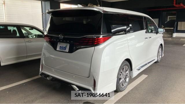 Toyota ALPHARD 2025-07 8281063-12