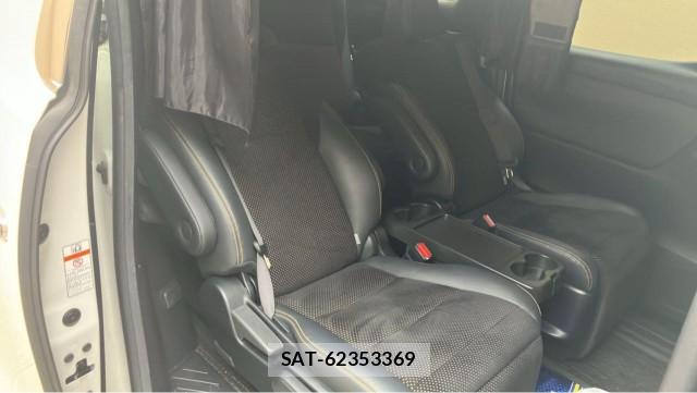 Toyota ALPHARD 2021-06 8281285-6