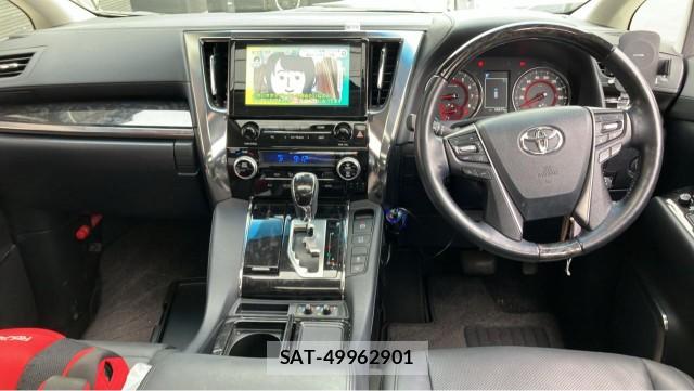 Toyota ALPHARD 2022-06 8281312-2