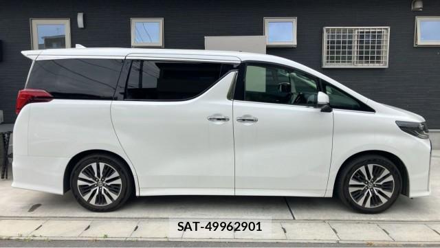 Toyota ALPHARD 2022-06 8281312-3