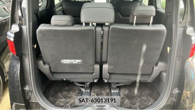 Toyota ALPHARD 2024-03 8281438-17