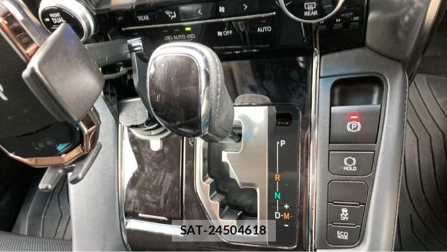 Toyota ALPHARD 2023-04 8281457-14