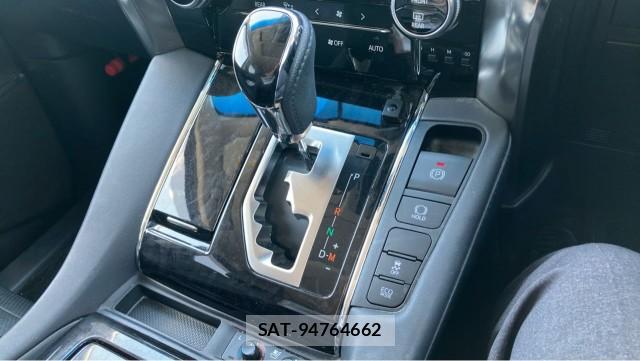 Toyota ALPHARD 2021-08 8281595-14