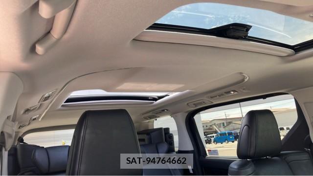 Toyota ALPHARD 2021-08 8281595-15
