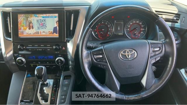 Toyota ALPHARD 2021-08 8281595-16