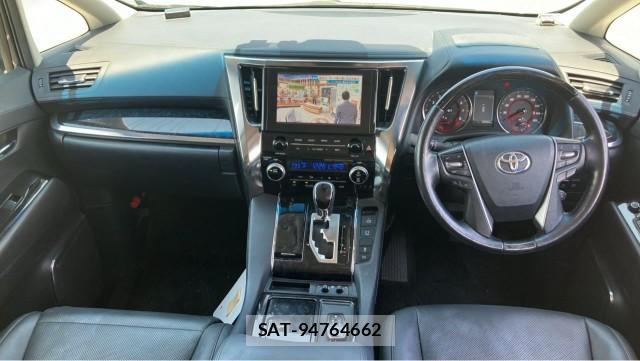 Toyota ALPHARD 2021-08 8281595-2