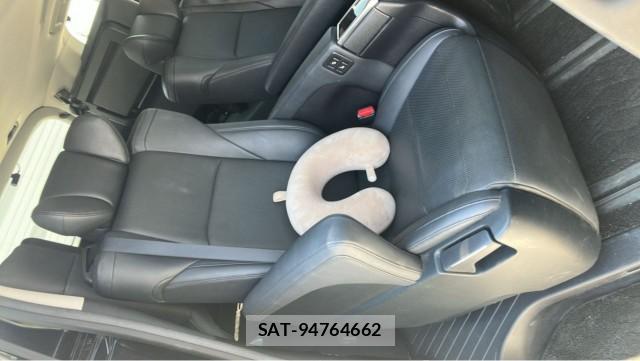 Toyota ALPHARD 2021-08 8281595-6