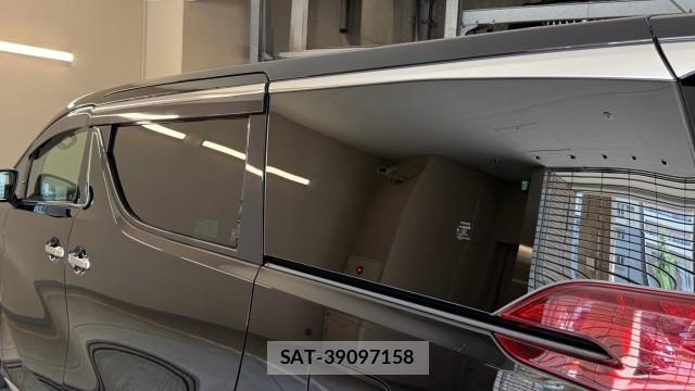 Toyota ALPHARD 2021-03 8281628-13