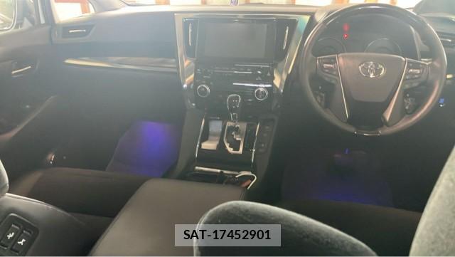 Toyota ALPHARD 2015-09 8281659-2