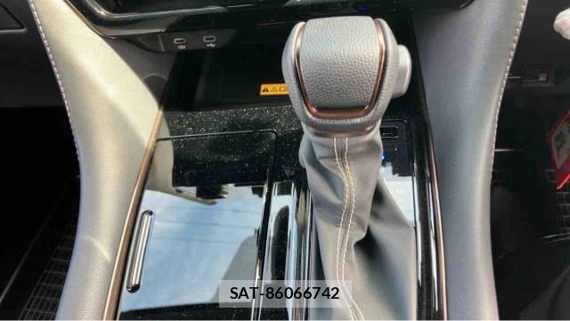 Toyota ALPHARD 2024-12 8281723-14