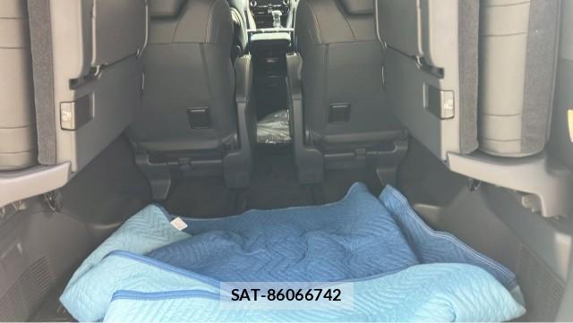 Toyota ALPHARD 2024-12 8281723-17