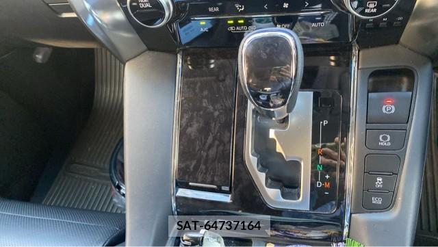 Toyota ALPHARD 2021-08 8281822-14