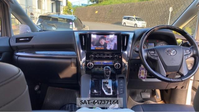 Toyota ALPHARD 2021-08 8281822-2