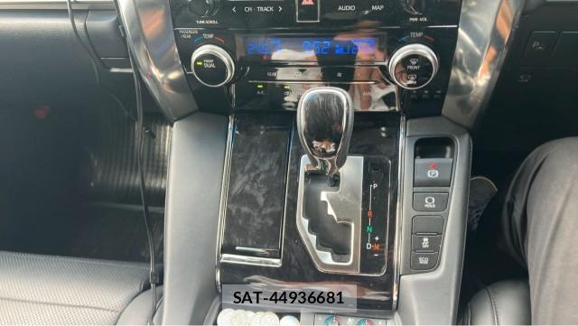 Toyota ALPHARD 2021-05 8281904-14