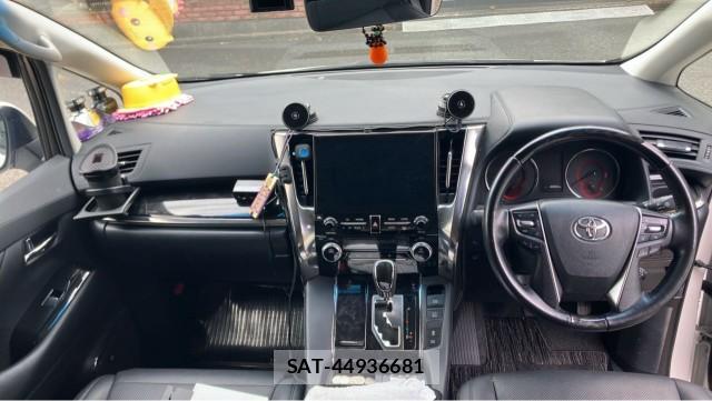 Toyota ALPHARD 2021-05 8281904-2