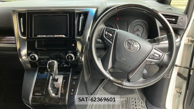 Toyota ALPHARD 2017-12 8281919-16