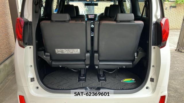 Toyota ALPHARD 2017-12 8281919-17