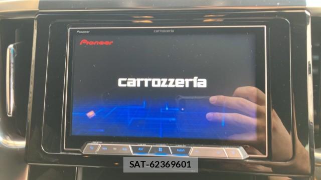 Toyota ALPHARD 2017-12 8281919-4