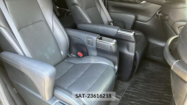 Toyota ALPHARD 2019-10 8282038-6
