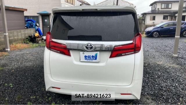 Toyota ALPHARD 2018-03 8282076-1