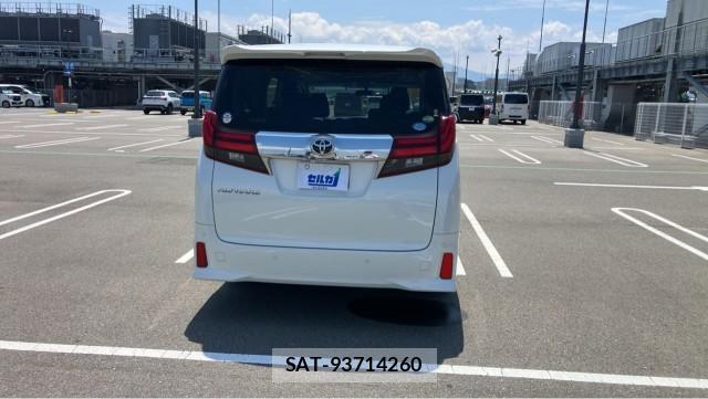 Toyota ALPHARD 2016-06 8282087-1