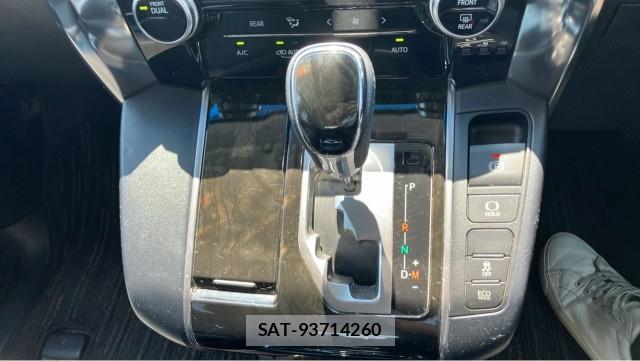 Toyota ALPHARD 2016-06 8282087-14