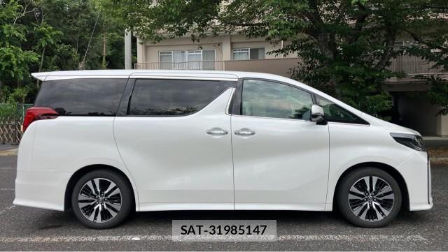 Toyota ALPHARD 2021-10 8282116-3