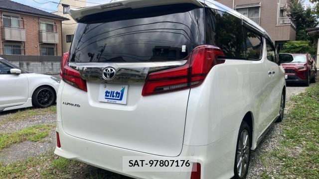Toyota ALPHARD 2022-12 8282135-12