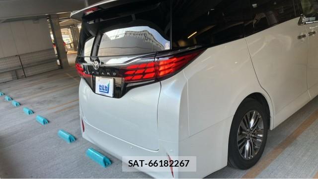 Toyota ALPHARD 2023-07 8282326-1