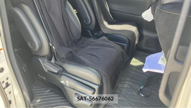 Toyota ALPHARD 2020-10 8282345-6