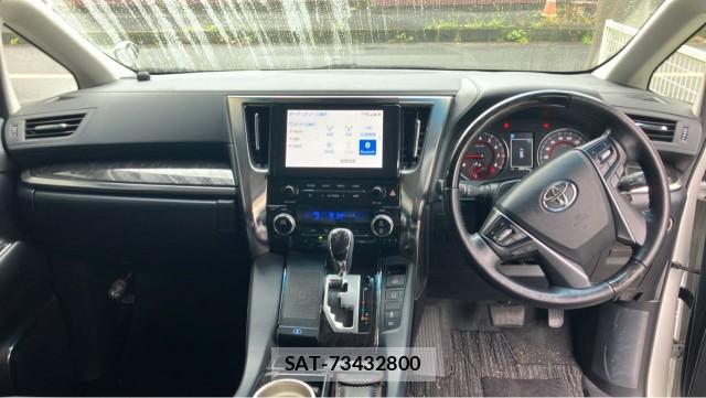 Toyota ALPHARD 2021-08 8282350-2