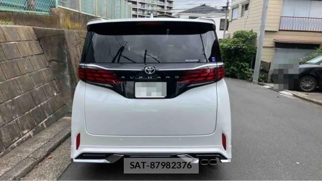Toyota ALPHARD 2024-10 8282395-1