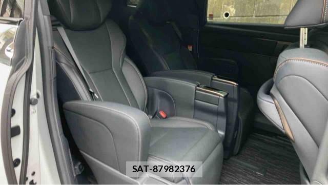 Toyota ALPHARD 2024-10 8282395-6