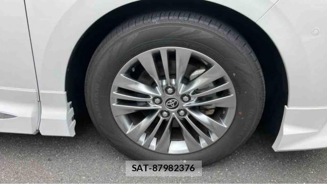 Toyota ALPHARD 2024-10 8282395-8