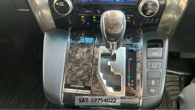 Toyota ALPHARD 2021-08 8282429-14