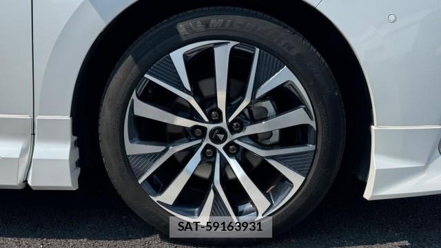 Toyota ALPHARD 2023-10 8282452-8