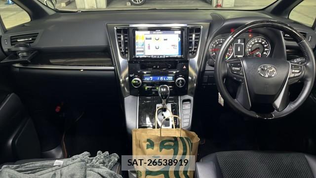 Toyota ALPHARD 2017-02 8282493-2