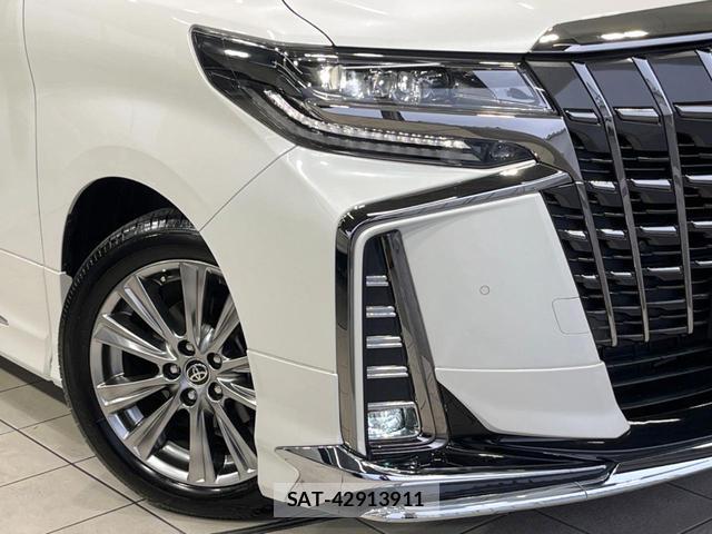 Toyota ALPHARD 2022-09 8282668-11