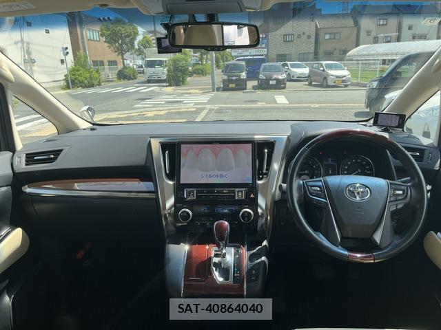 Toyota ALPHARD 2016-09 8283044-2