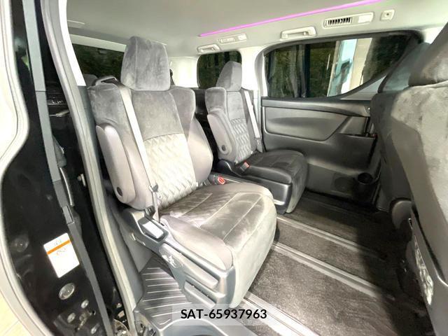 Toyota ALPHARD 2018-06 8283452-14