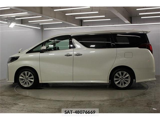 Toyota ALPHARD 2021-06 8285116-9