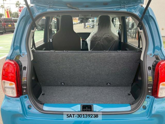 Suzuki ALTO 2025-11 8277105-4