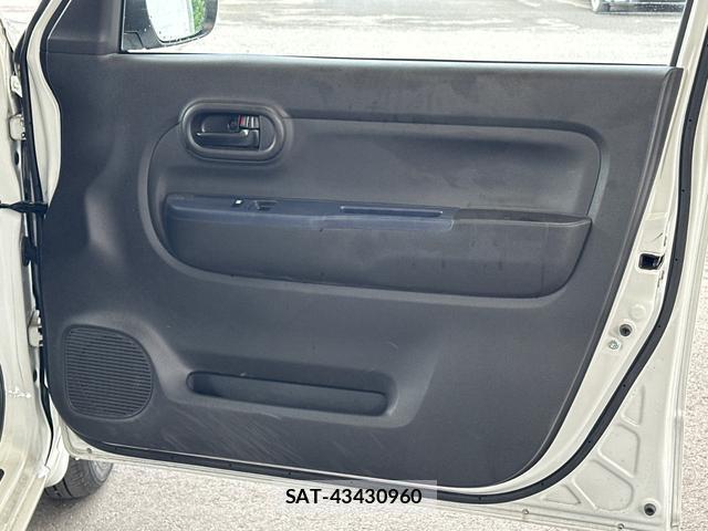 Suzuki ALTO 2022-11 8277787-11
