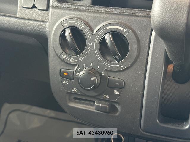 Suzuki ALTO 2022-11 8277787-2